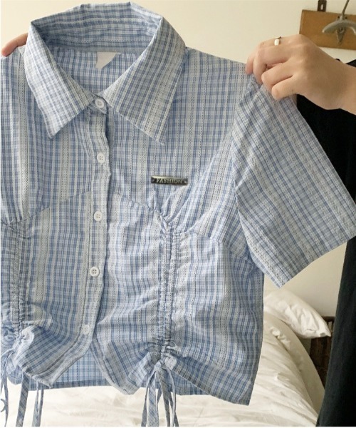 VIBGYOR（ヴィブジョー）の「ドロストチェックワンポイントクロップドシャツ(CZ)（シャツ/ブラウス・レディース・ブルー・MEDIUM/LARGE）」の2枚目の写真