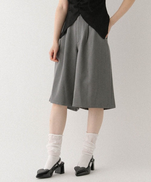 Heather(ヘザー)の「タックハーフパンツ 575260(その他パンツ・レディース・ブラック/グレー・FREE)」の1枚目の写真