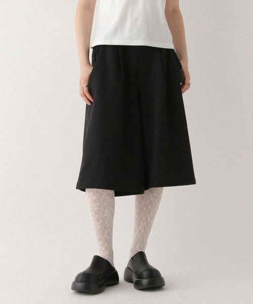 Heather(ヘザー)の「タックハーフパンツ 575260(その他パンツ・レディース・ブラック/グレー・FREE)」の2枚目の写真