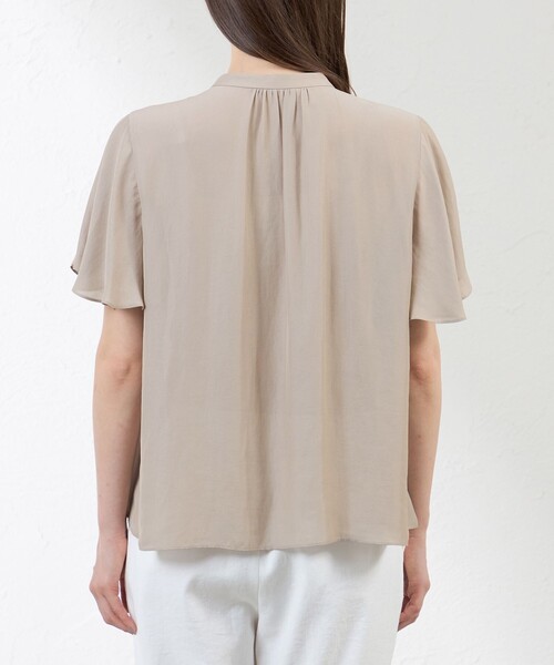 amaca(アマカ)の「ドライツイストブラウス(シャツ/ブラウス・レディース・ダークネイビー/ベージュ・38/40)」の4枚目の写真