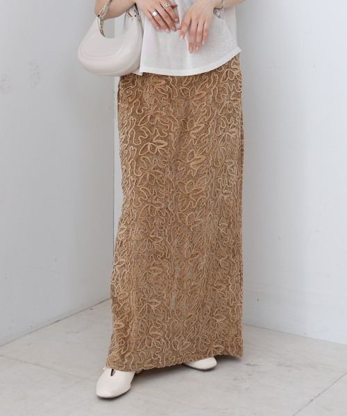 Bab(バブ)の「コード刺繍ベロアスカート(スカート・レディース・ベージュ/ブラック/オフホワイト・M)」の1枚目の写真