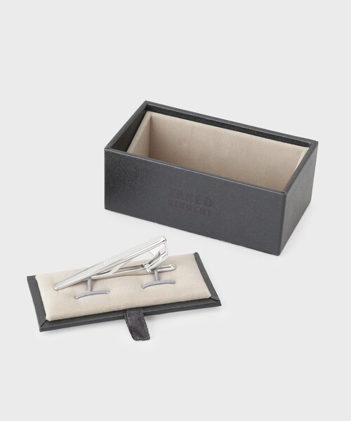 TAKEO KIKUCHI（タケオキクチ）の「テーパードタイバー ー 日本製の洗練された真鍮タイバー（ネクタイピン・メンズ・シルバー/シルバー系その他・00）」の5枚目の写真