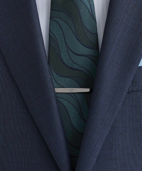 TAKEO KIKUCHI（タケオキクチ）の「テーパードタイバー ー 日本製の洗練された真鍮タイバー（ネクタイピン・メンズ・シルバー/シルバー系その他・00）」の7枚目の写真