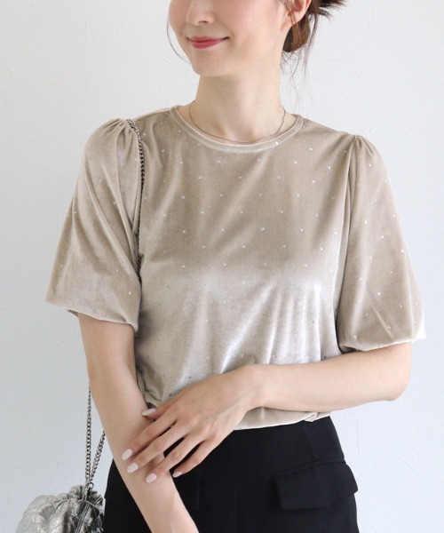 Pierrot(ピエロ)の「ラメドットベロアトップス(Tシャツ/カットソー・レディース・ライトベージュ/ブラック・M/L)」の2枚目の写真