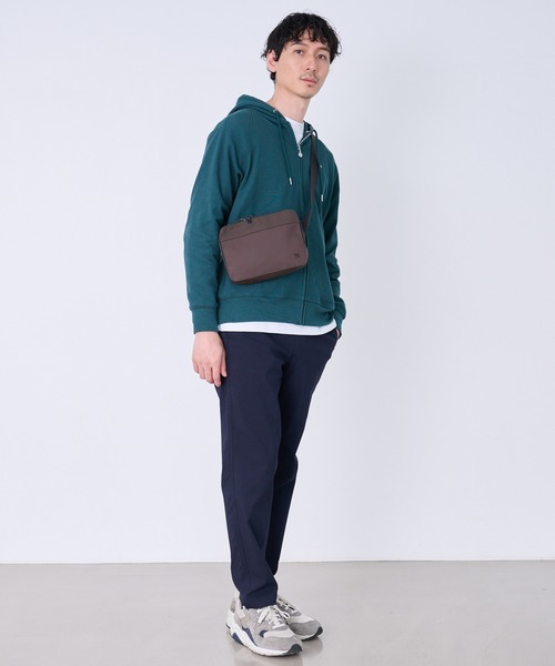 Arnold Palmer(アーノルドパーマー)の「パンチング フェイクレザー ミニサコッシュバッグ(ショルダーバッグ・メンズ・ブラウン/ブラック/チャコールグレー・F)」の8枚目の写真