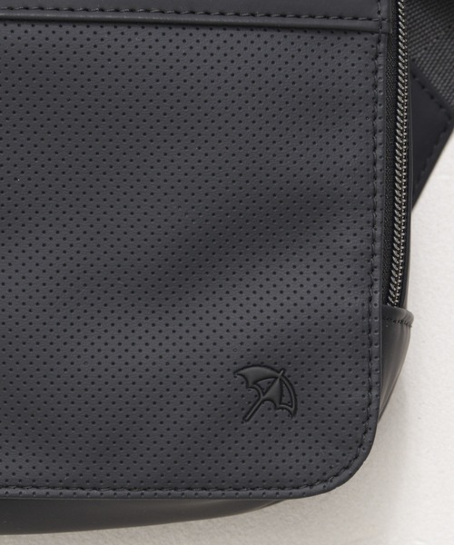 Arnold Palmer(アーノルドパーマー)の「パンチング フェイクレザー ミニサコッシュバッグ(ショルダーバッグ・メンズ・ブラウン/ブラック/チャコールグレー・F)」の12枚目の写真