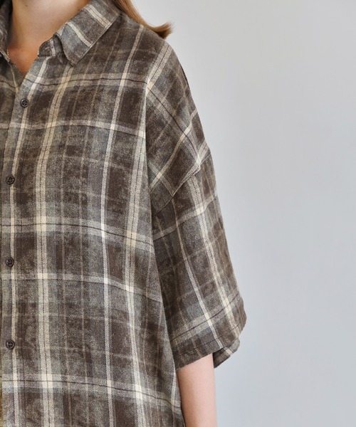 ROCHEM（ローシェン）の「ヴィンテージ加工オンブレチェック半袖シャツ（シャツ/ブラウス・メンズ・ブルー/ブラウン/グレー/ネイビー/ブラック/ネイビー系/ブラック系・L/M/S/XS）」の9枚目の写真