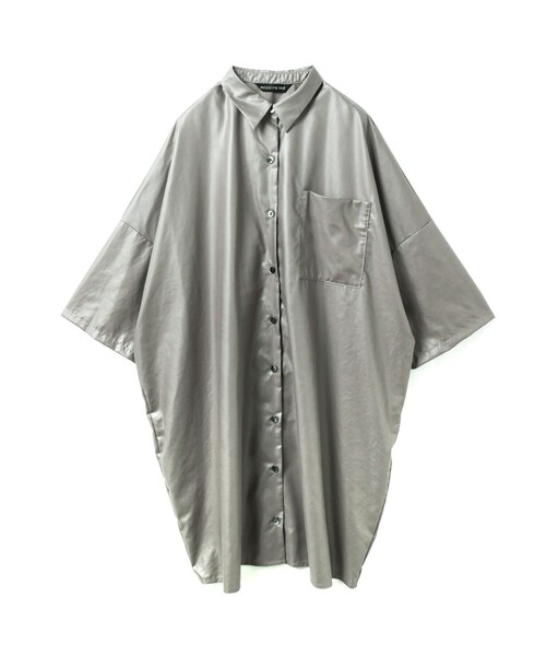 mizuiroind（ミズイロインド）の「mizuiro ind グロッシーワイドハーフスリーブシャツワンピース（ワンピース・レディース・グレー/ブラック/ネイビー・FREE）」の4枚目の写真