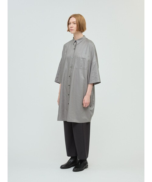 mizuiroind（ミズイロインド）の「mizuiro ind グロッシーワイドハーフスリーブシャツワンピース（ワンピース・レディース・グレー/ブラック/ネイビー・FREE）」の12枚目の写真