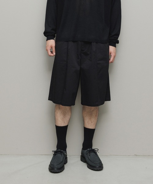 BAL（バル）の「COTTON TWILL OVER SIZED BERMUDA SHORT（その他パンツ・メンズ・ベージュ/チャコール/ブラック・2/1/3）」の4枚目の写真