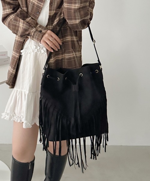 CLEA（クレア）の「フェイクスエードフリンジ巾着バッグ（ショルダーバッグ・レディース・ピンク/キャメル/ブラウン/ブラック・FREE）」の11枚目の写真