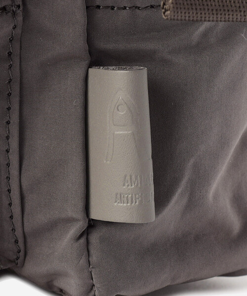 amiacalva（アミアカルヴァ）の「AMIACALVA | ショルダーバッグ（ショルダーバッグ・レディース・グレー・ONE）」の6枚目の写真