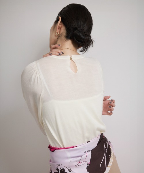 ROPE'（ロペ）の「袖ギャザークルーネックニットプルオーバー/イージーケア（ニット/セーター・レディース・ブラック/グレー/レッド/オフホワイト/ピンク系その他・FREE）」の2枚目の写真