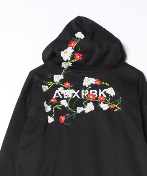 Lace Ladies(レースレディース)の「バックロゴ フラワー 刺繍 スウェット パーカー(スウェット・レディース・ブラック・M/XL)」の7枚目の写真