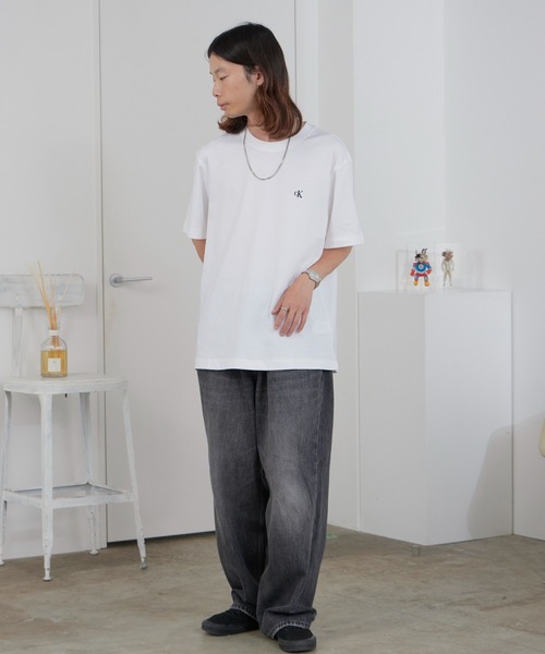 Calvin Klein(カルバン・クライン)の「Calvin Klein/カルバンクライン SS EASY MONOGRAM TEE ワンポイント 半袖 Tシャツ カットソー メンズ レディース 秋 秋服 2026年秋冬(Tシャツ/カットソー・メンズ・ホワイト/ブラック/ブルー・S/XL/L/M)」の16枚目の写真