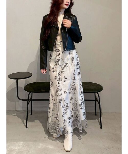 MERCURYDUO(マーキュリーデュオ)の「エンブロイダリーマーメイドスカート(スカート・レディース・オフホワイト/ラベンダー/カーキ・SMALL/MEDIUM)」の20枚目の写真