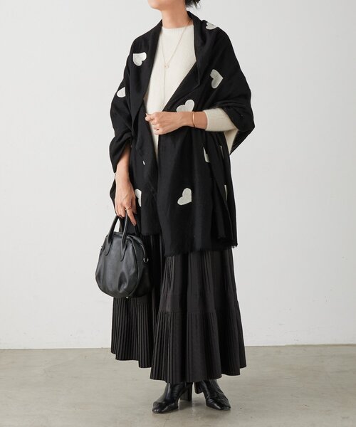 BEARDSLEY(ビアズリー)の「《CITRUS》ハート刺繍ストール(ストール/ショール・レディース・ブラック・FREE)」の2枚目の写真