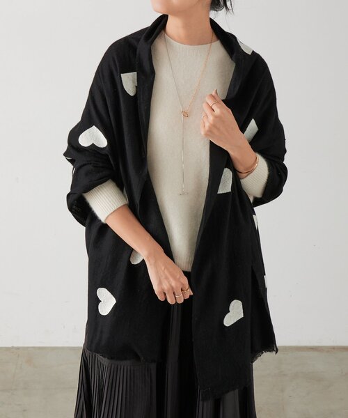 BEARDSLEY(ビアズリー)の「《CITRUS》ハート刺繍ストール(ストール/ショール・レディース・ブラック・FREE)」の4枚目の写真