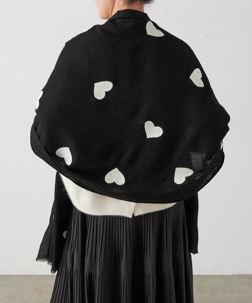 BEARDSLEY(ビアズリー)の「《CITRUS》ハート刺繍ストール(ストール/ショール・レディース・ブラック・FREE)」の5枚目の写真