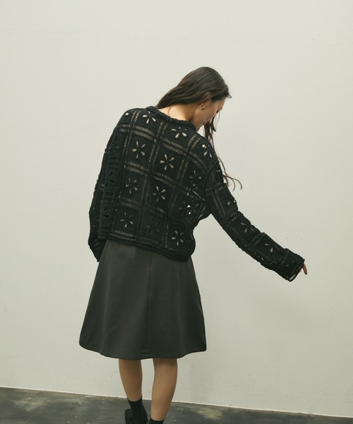 Lutim by u(ルチバイユー)の「Flower patch crochet polo cardigan / フラワーパッチクロシェポロカーデ(カーディガン/ボレロ・レディース・ナチュラル/ブラック・FREE)」の18枚目の写真