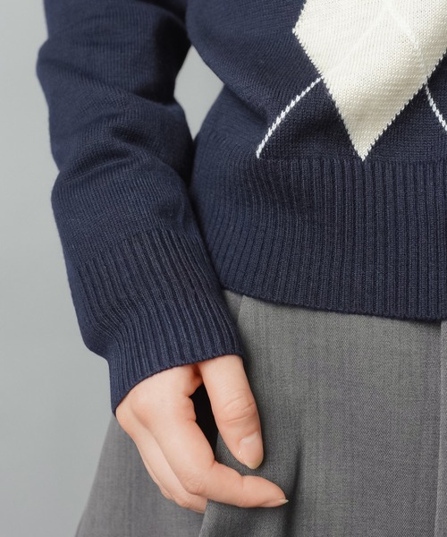 SPINNS(スピンズ)の「ワンホン女子を先取り♪配色アーガイルの大人可愛い万能カーデ(カーディガン/ボレロ・レディース・ワイン/ネイビー/グレー・ONESIZE)」の15枚目の写真