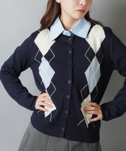 SPINNS(スピンズ)の「ワンホン女子を先取り♪配色アーガイルの大人可愛い万能カーデ(カーディガン/ボレロ・レディース・ワイン/ネイビー/グレー・ONESIZE)」の4枚目の写真