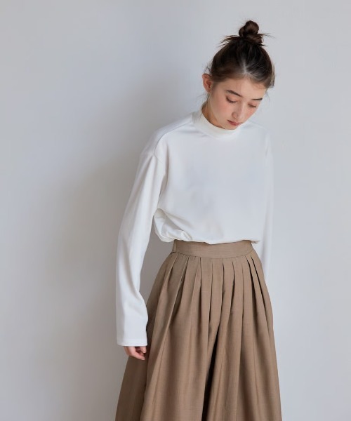 KALENO(カレノ)の「basic mock neck tee(Tシャツ/カットソー・レディース・ブラック・FREE)」の2枚目の写真