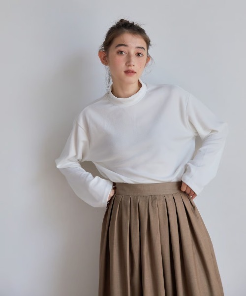 KALENO(カレノ)の「basic mock neck tee(Tシャツ/カットソー・レディース・ブラック・FREE)」の3枚目の写真