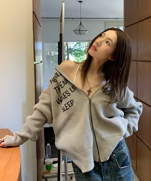 Ressaca(レサーカ)の「オーバーサイズレタリングロゴドライバーズニット(ニット/セーター・レディース・ブラック/グレー・L/M)」の9枚目の写真