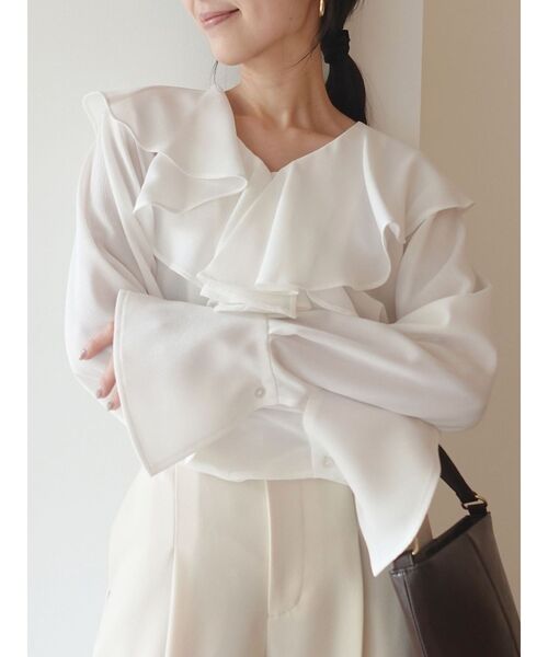LAGUNAMOON（ラグナムーン）の「クレープフリルブラウス（シャツ/ブラウス・レディース・ホワイト/ベージュ・FREE）」の3枚目の写真