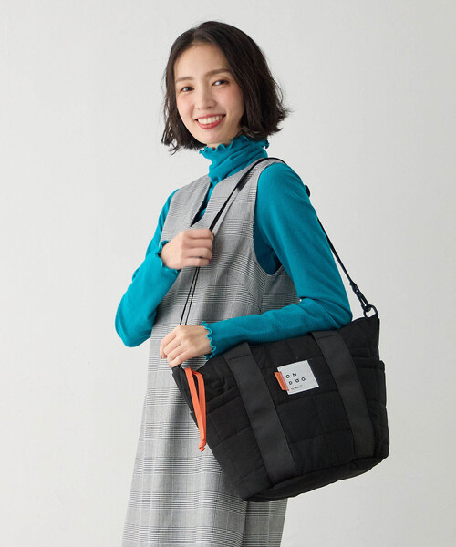 CROSSPLUS ONLINE(クロスプラスオンライン)の「【ONDOO】キルティング2wayトートバック【撥水】(トートバッグ・レディース・ブラック/ベージュ/オフホワイト/グレー・フリー)」の11枚目の写真