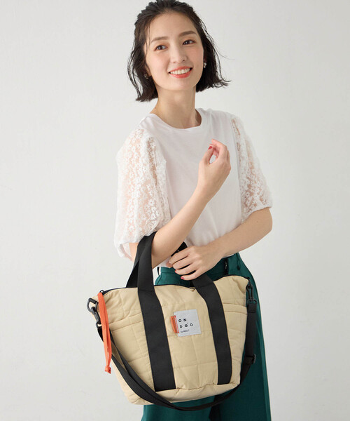 CROSSPLUS ONLINE(クロスプラスオンライン)の「【ONDOO】キルティング2wayトートバック【撥水】(トートバッグ・レディース・ブラック/ベージュ/オフホワイト/グレー・フリー)」の13枚目の写真