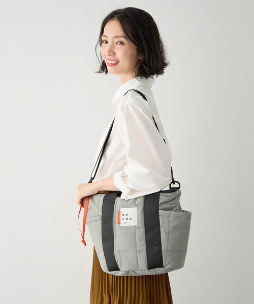 CROSSPLUS ONLINE(クロスプラスオンライン)の「【ONDOO】キルティング2wayトートバック【撥水】(トートバッグ・レディース・ブラック/ベージュ/オフホワイト/グレー・フリー)」の18枚目の写真