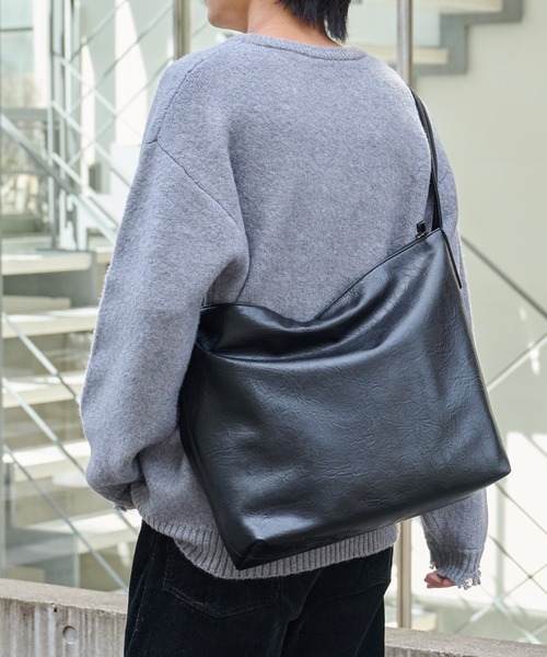 COLONY 2139（コロニートゥーワンスリーナイン）の「ワンショルダーバッグ（ショルダーバッグ・メンズ・ブラウン/ネイビー/ブラック・FREE）」の2枚目の写真