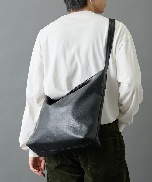 COLONY 2139（コロニートゥーワンスリーナイン）の「ワンショルダーバッグ（ショルダーバッグ・メンズ・ブラウン/ネイビー/ブラック・FREE）」の6枚目の写真