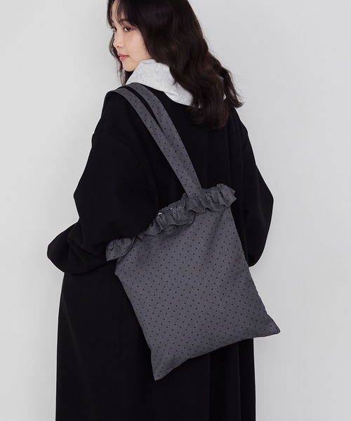 forksy.(フォルクシー)の「【forksy.】フリルアソート巾着トートバッグ / A4収納可能(トートバッグ・レディース・ブラック系1/ホワイト系/ブラック/グレー系/ブラック系2/オフホワイト・FREE)」の6枚目の写真