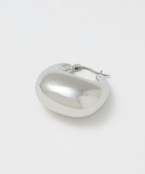 UNITED ARROWS（ユナイテッドアローズ）の「プランプ フープピアス（ピアス（両耳用）・レディース・シルバー/ゴールド・FREE）」の8枚目の写真