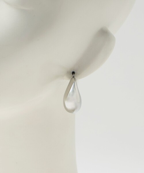 UNITED ARROWS（ユナイテッドアローズ）の「プランプ フープピアス（ピアス（両耳用）・レディース・シルバー/ゴールド・FREE）」の9枚目の写真