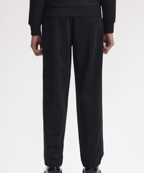 FRED PERRY（フレッドペリー）の「Black Watch Tartan Taped Track Pants／ブラックウォッチタータンチェックテープトラックパンツ（その他パンツ・メンズ・ブラック・M/S/XS）」の3枚目の写真