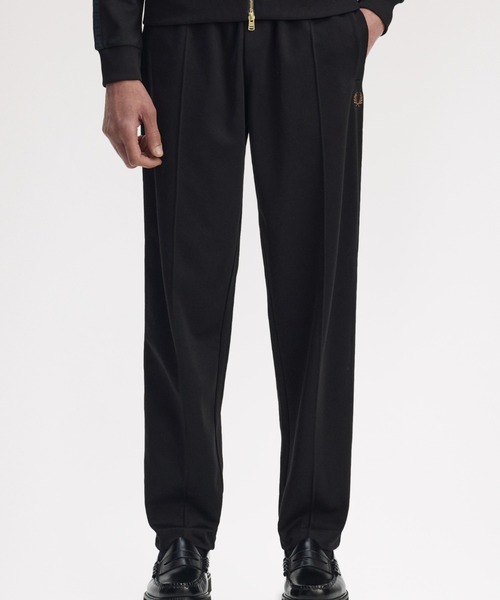 FRED PERRY（フレッドペリー）の「Black Watch Tartan Taped Track Pants／ブラックウォッチタータンチェックテープトラックパンツ（その他パンツ・メンズ・ブラック・M/S/XS）」の7枚目の写真