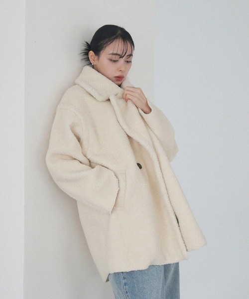 LIAN（リアン）の「ボアテーラードコート（ピーコート・レディース・モカ/アイボリー/ブラック/チャコールグレー・FREE）」の2枚目の写真