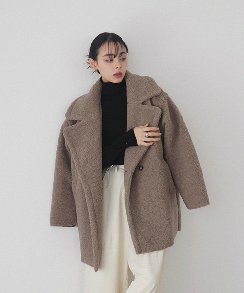 LIAN（リアン）の「ボアテーラードコート（ピーコート・レディース・モカ/アイボリー/ブラック/チャコールグレー・FREE）」の4枚目の写真