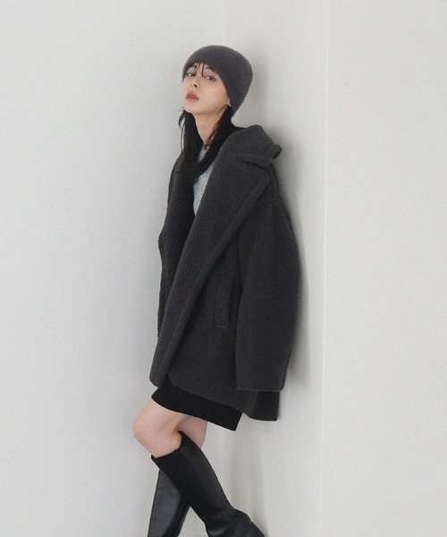 LIAN（リアン）の「ボアテーラードコート（ピーコート・レディース・モカ/アイボリー/ブラック/チャコールグレー・FREE）」の6枚目の写真