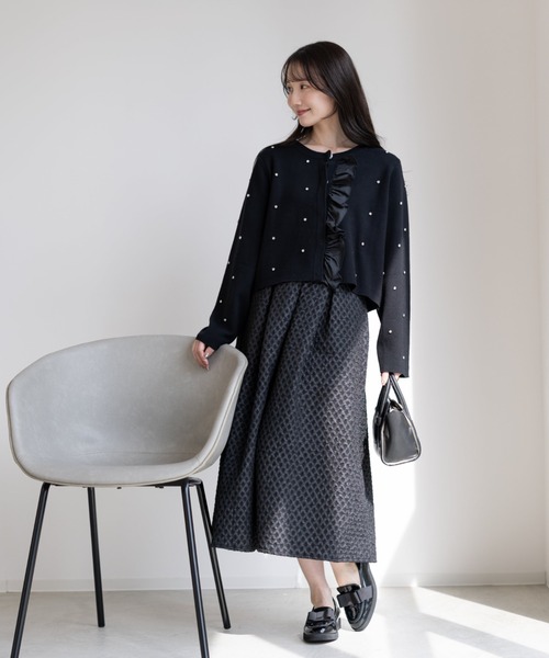 Neige(ネージュ)の「ジュエルフリルカーディガン(カーディガン/ボレロ・レディース・ブラック/アイボリー/グレー・ONE SIZE)」の11枚目の写真