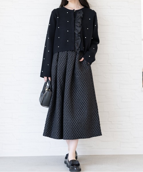 Neige(ネージュ)の「ジュエルフリルカーディガン(カーディガン/ボレロ・レディース・ブラック/アイボリー/グレー・ONE SIZE)」の4枚目の写真