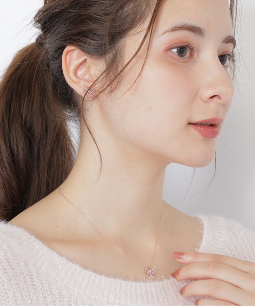 JILL by JILL STUART（ジルバイジルスチュアート）の「Cubic プチリボンネックレス　ギフト/プレゼント（ネックレス・レディース・ゴールド/シルバー・FREE）」の8枚目の写真