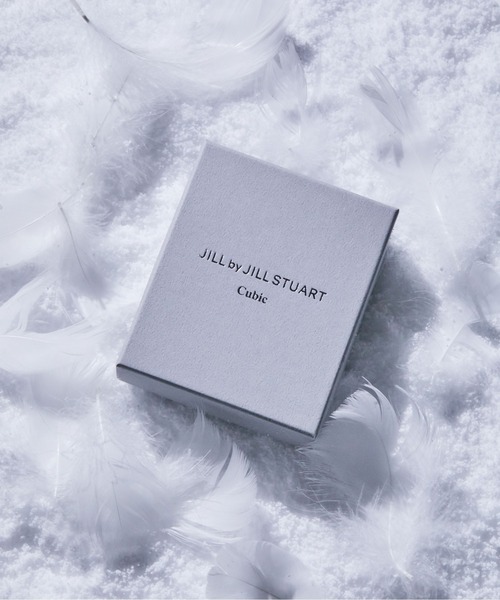 JILL by JILL STUART（ジルバイジルスチュアート）の「Cubic プチリボンネックレス　ギフト/プレゼント（ネックレス・レディース・ゴールド/シルバー・FREE）」の6枚目の写真