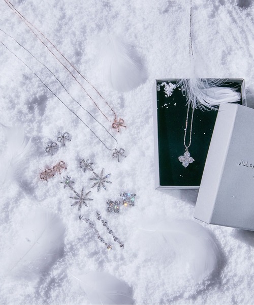 JILL by JILL STUART（ジルバイジルスチュアート）の「Cubic プチリボンネックレス　ギフト/プレゼント（ネックレス・レディース・ゴールド/シルバー・FREE）」の5枚目の写真