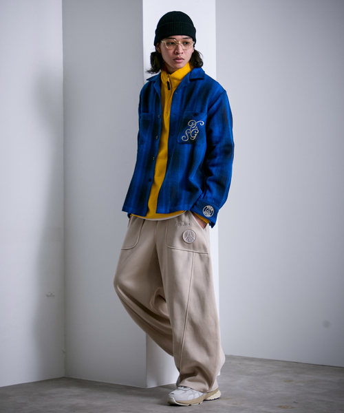 PARIS SAINT-GERMAIN（パリサンジェルマン）の「【Paris Saint-Germain / パリ・サン＝ジェルマン】 JP Knit-Like Script Pants（スウェットパンツ・メンズ・ベージュ/ブラック・MEDIUM/LARGE）」の3枚目の写真