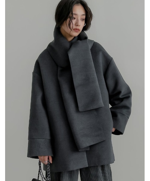 Re:EDIT（リエディ）の「[2025 WINTER COLLECTION][2点セット]フェイクウールスタンドカラーストール付きミドルコート（ポンチョ・レディース・ブラック/グレイッシュベージュ/チャコールグレー・MEDIUM/LARGE）」の20枚目の写真